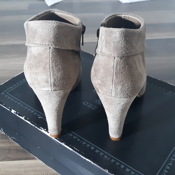 Booties Taupe Suede Heeled 9 - Picture 6 of 8